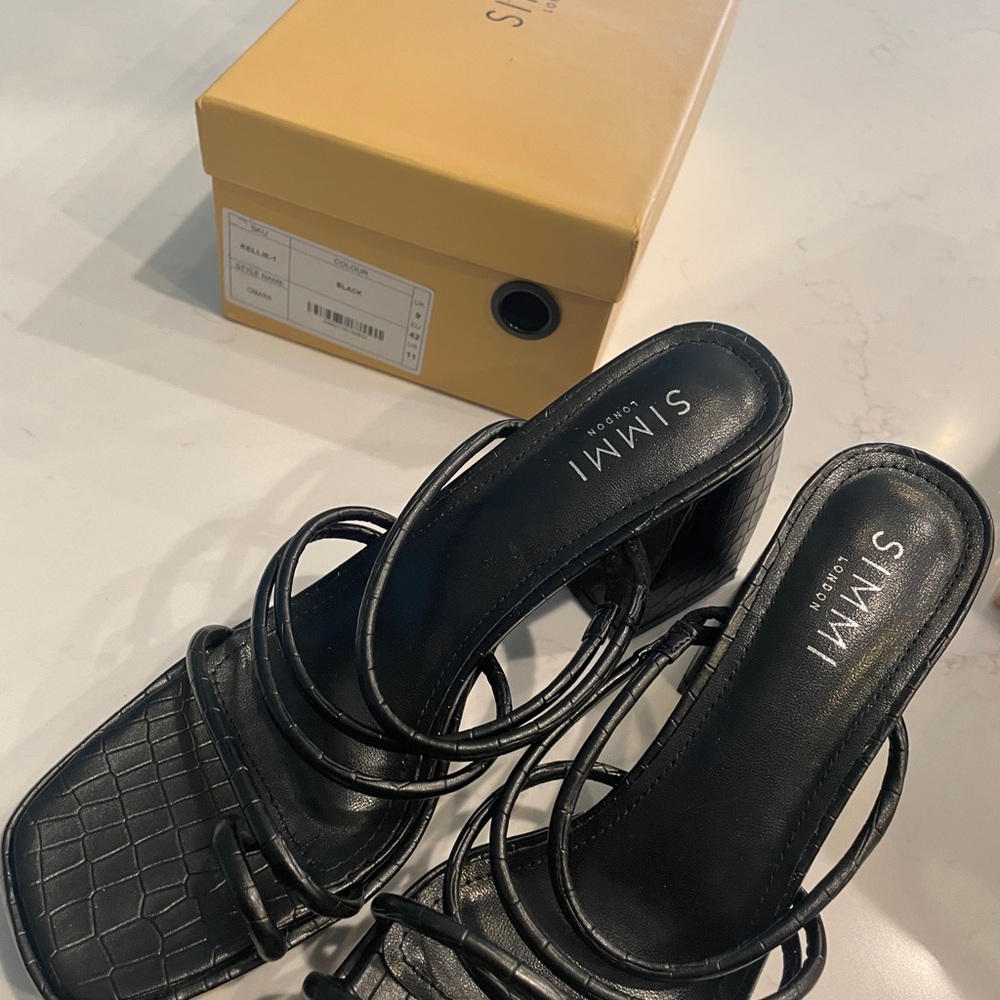 Omara Black Strappy Toe Loop Platform Heels